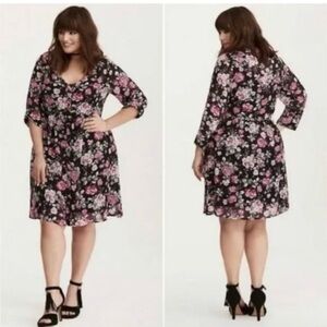 Torrid 3x Black Floral Chiffon Dress Button Sleeve red flowers great used two pc